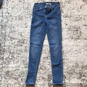 High Rise Super Skinny Levi’s